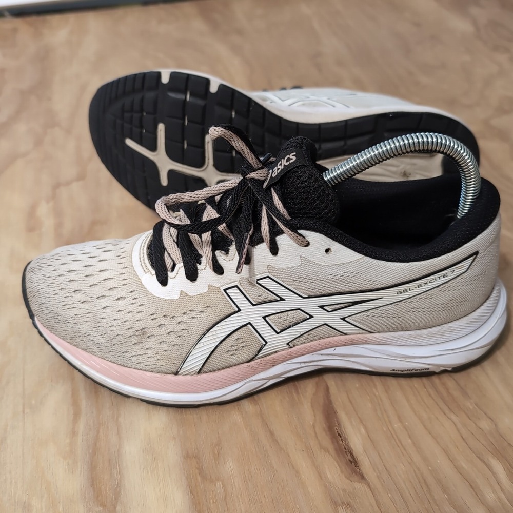 ASICS GEL-Excite 7 Women's White Black Running Shoes Size 9 1012A840